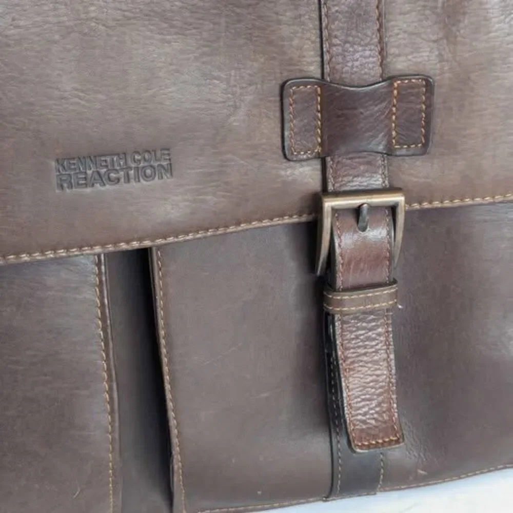 Kenneth Cole Reaction Chocolate Thick Leather Messenger Crossbody Bag Briefcase
